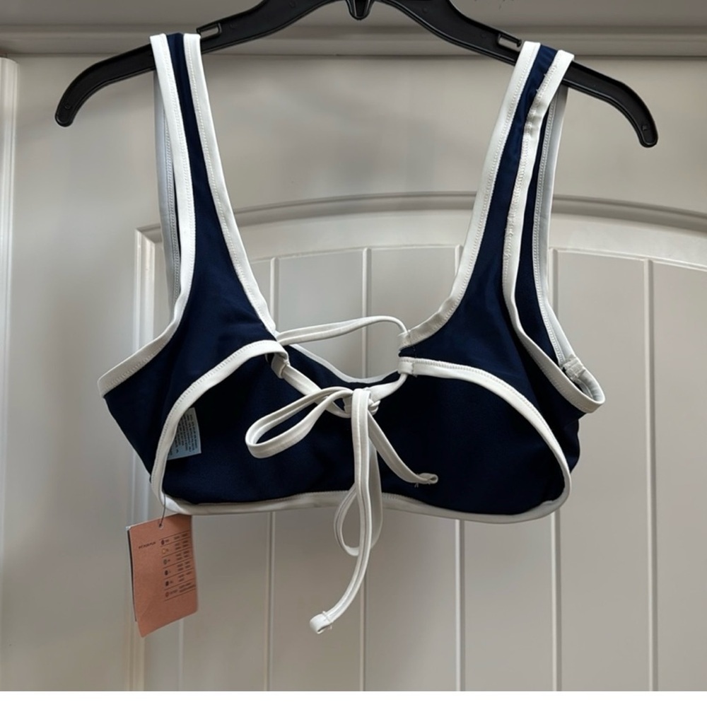 Shade & Shore l Blue and White Bikini Top l Size:M - Picture 2 of 5